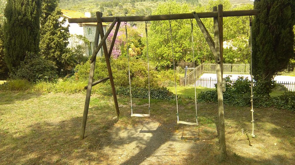 Mas Montluzia Bed & Breakfast Cascastel-des-Corbières Екстериор снимка