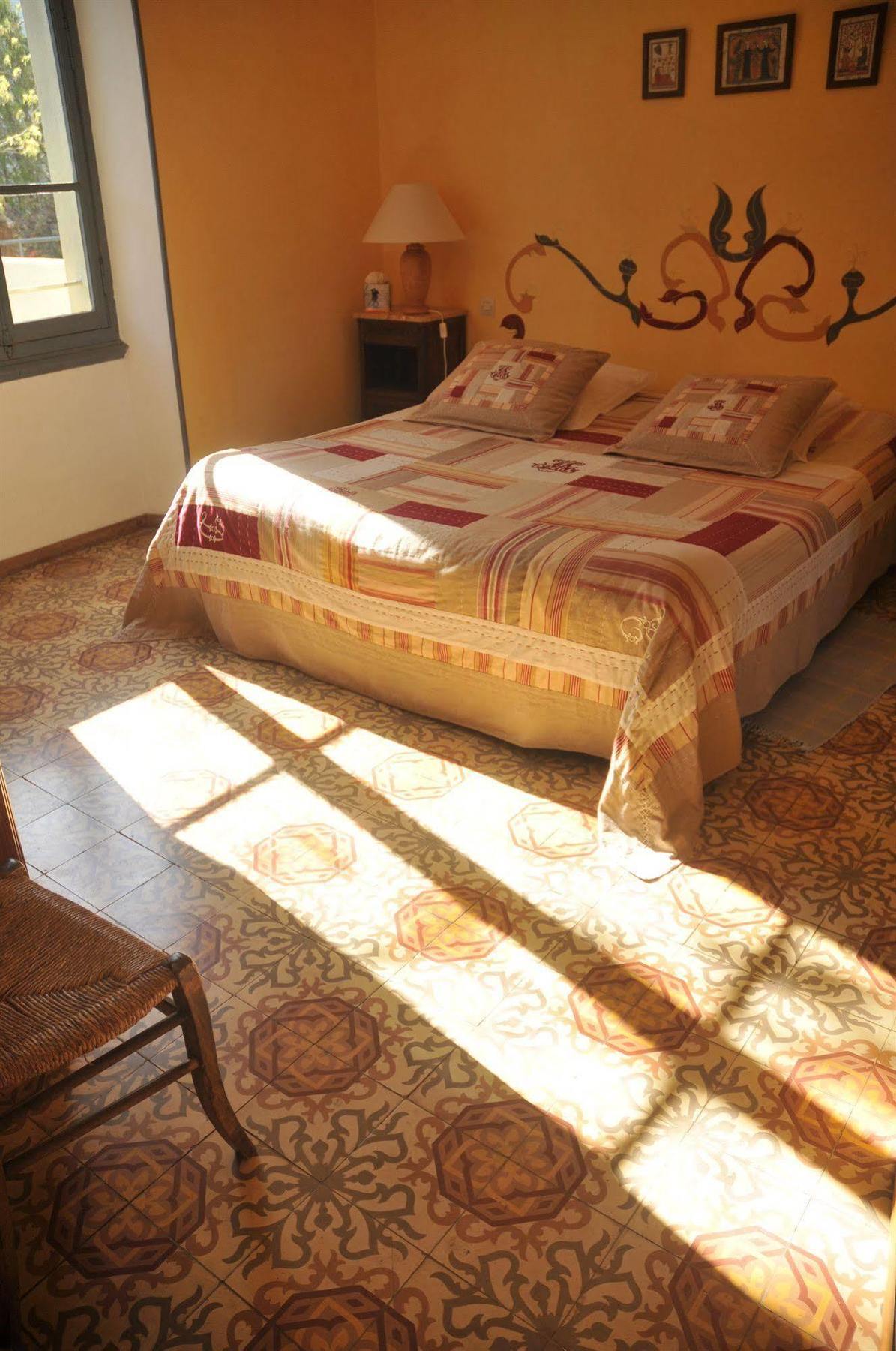 Mas Montluzia Bed & Breakfast Cascastel-des-Corbières Екстериор снимка