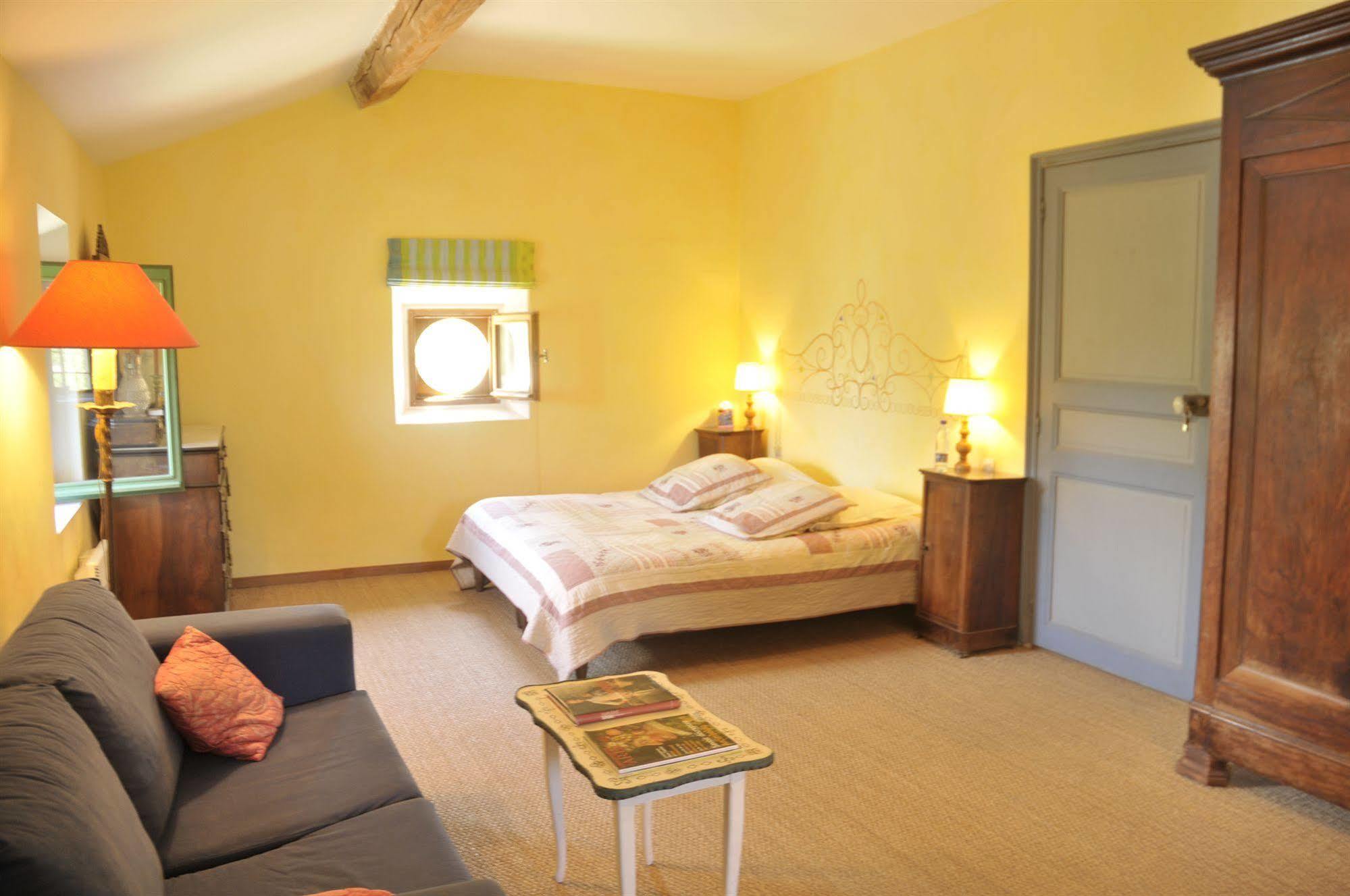Mas Montluzia Bed & Breakfast Cascastel-des-Corbières Екстериор снимка