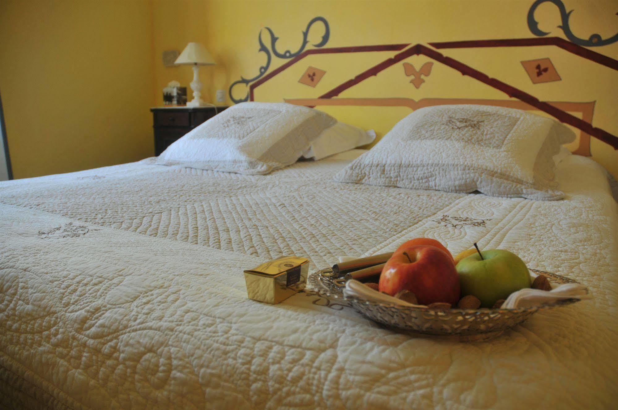 Mas Montluzia Bed & Breakfast Cascastel-des-Corbières Екстериор снимка